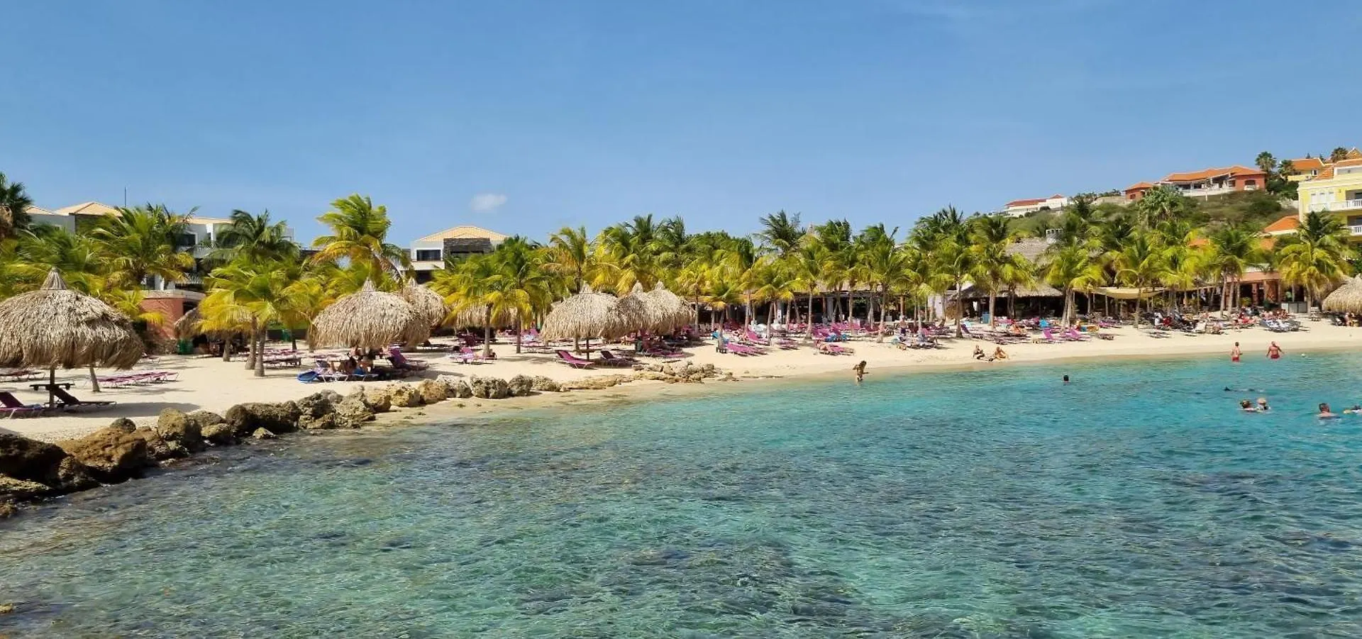 Blue Bay Villa Bon Bini. 빌렘스타트 펜션